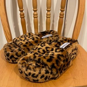 Steve Madden slides/slippers